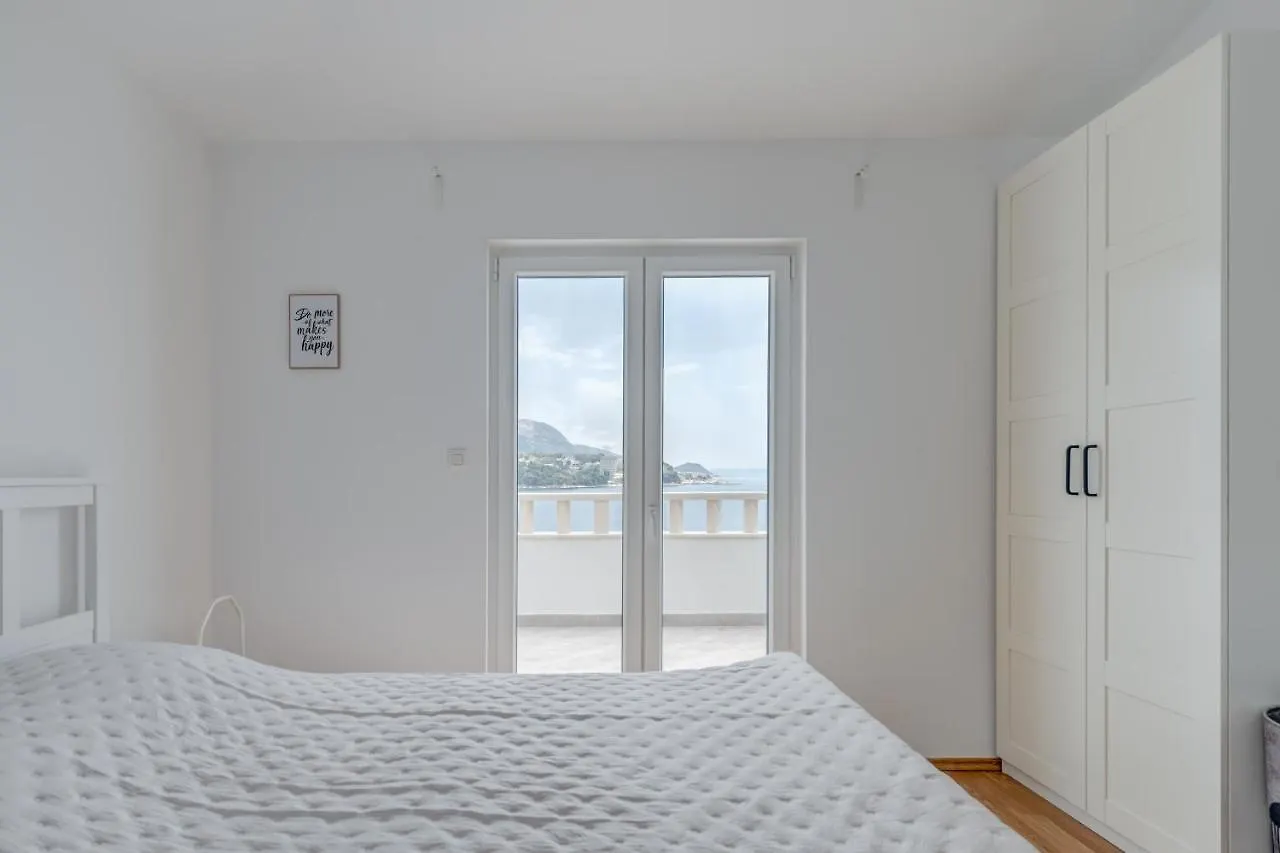 Beachfront Apartments Σπλιτ
